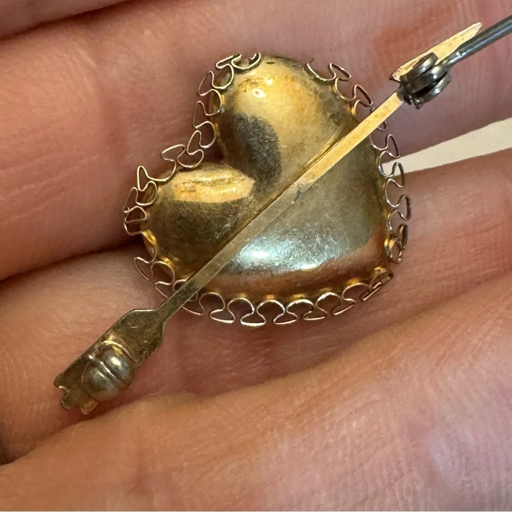Vintage KREMENTZ Gold Heart Arrow Brooch White Faux Peal Gold Tone Ornate Trim